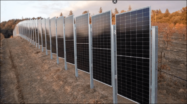 Las revolucionarias placas solares que logran 7 veces más energía: la clave es ponerlas en vertical