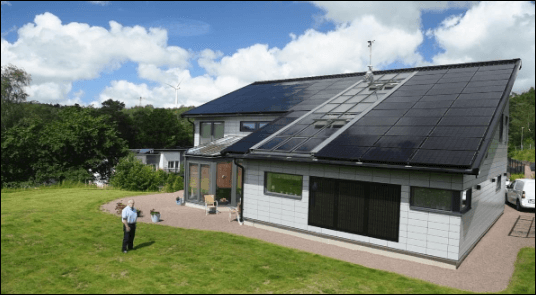 Ingeniero jubilado diseña un sistema de autoconsumo único con hidrógeno y energía solar para desconectar su casa de la red