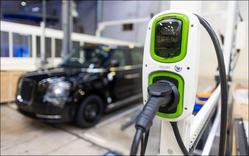 Cinco gráficos sobre cómo los vehículos eléctricos provocarán el pico del petróleo en esta década