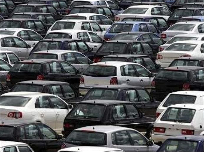 ¿Es viable no vender en el país carros movidos por gasolina para 2040?