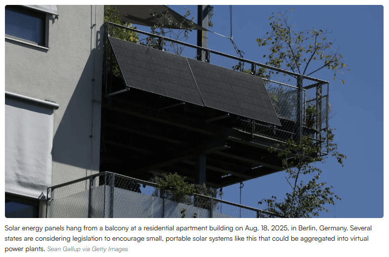 Paneles solares en balcón urbano, listos para agregación en VPP.