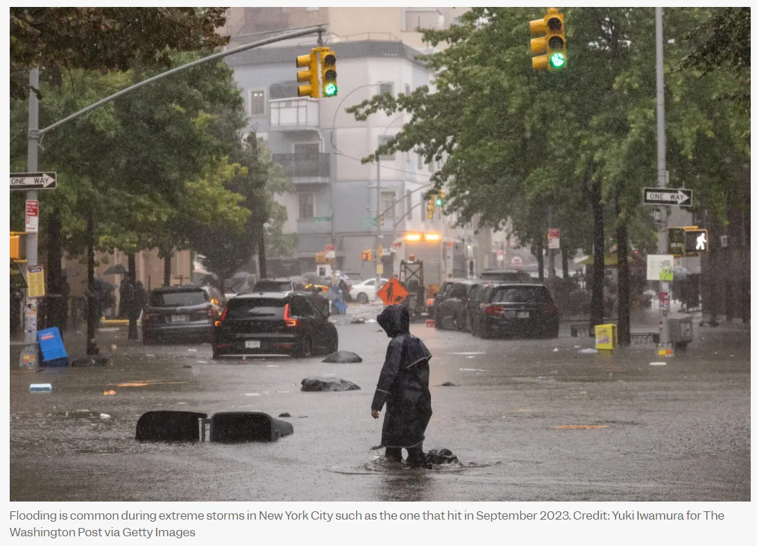 La imagen muestra graves inundaciones en Brooklyn, Nueva York, tras fuertes tormentas que causaron cierres de carreteras y calles bloqueada.