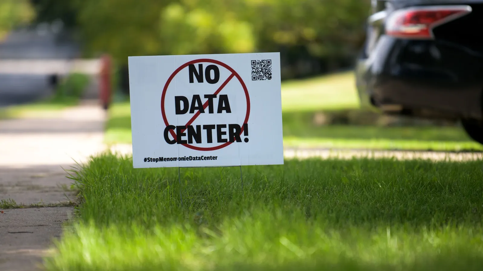 Campus de centros de datos de gran escala conectado a infraestructura energética.